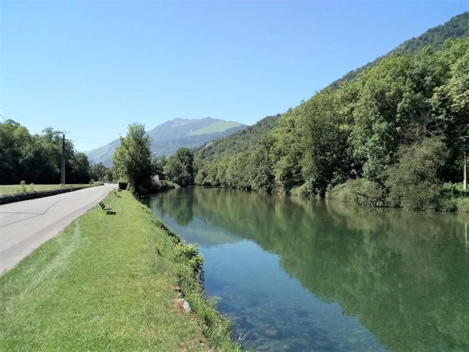 Green Bike Pyrenees Louvie Juzon ภายนอก รูปภาพ